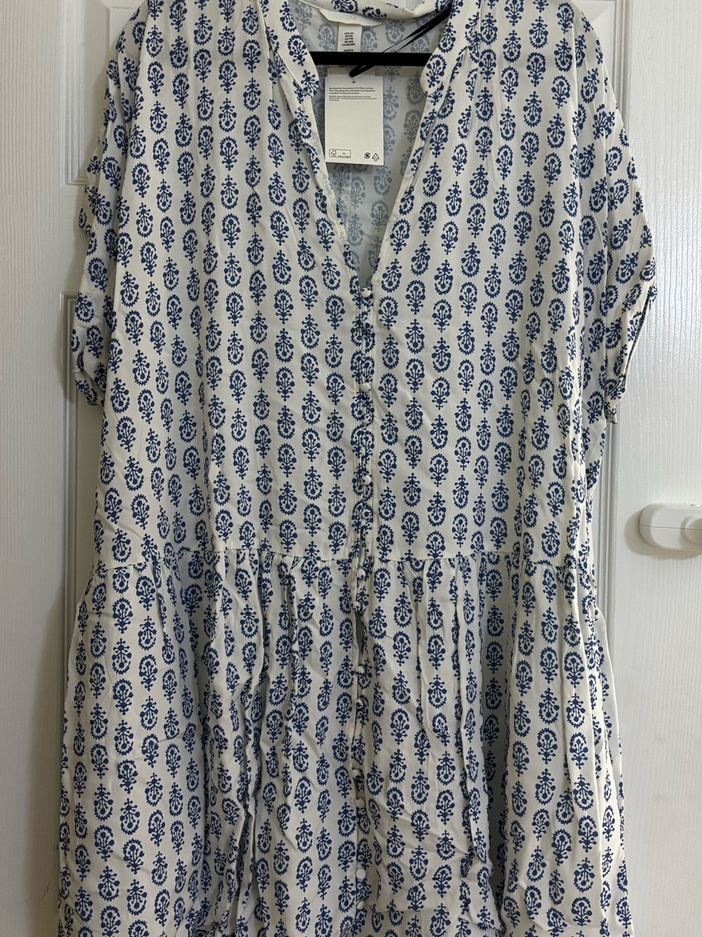 H&M White and Blue Printed V-Neck Dress